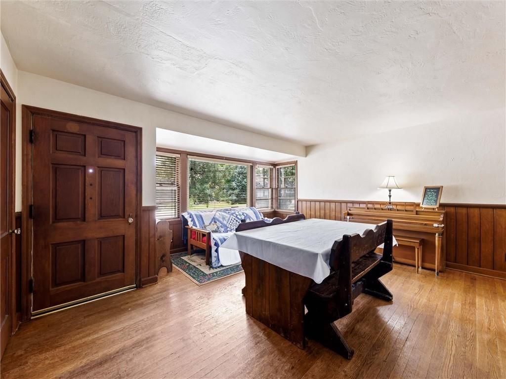 Photo 4 of 24 - 6710 W 80th Street, Overland Park, KS 66204
