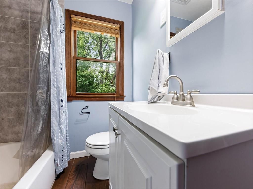 Photo 14 of 24 - 6710 W 80th Street, Overland Park, KS 66204