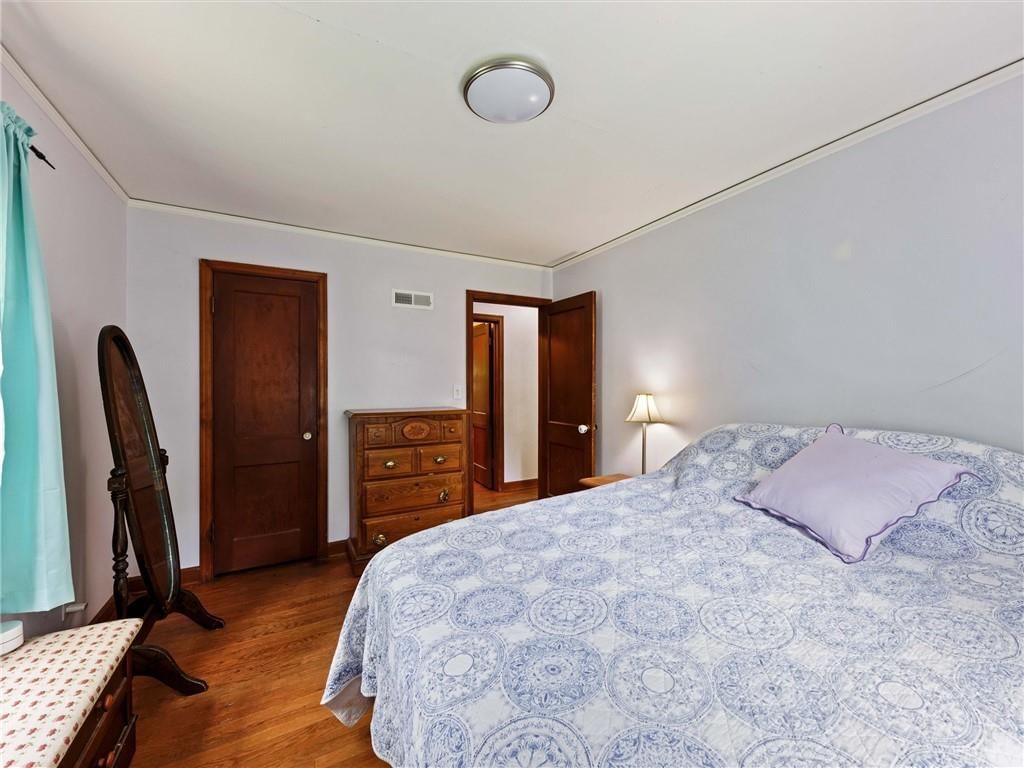 Photo 17 of 24 - 6710 W 80th Street, Overland Park, KS 66204