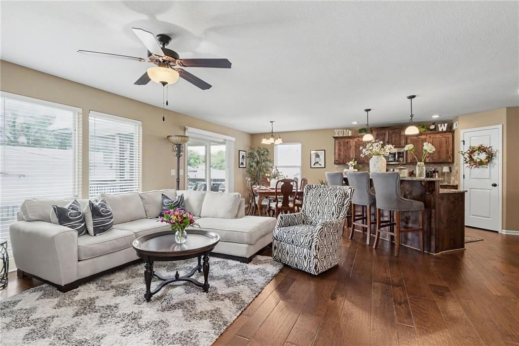 5014 N White Avenue — photo 3