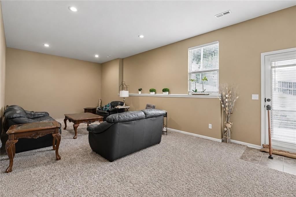 5014 N White Avenue — photo 18