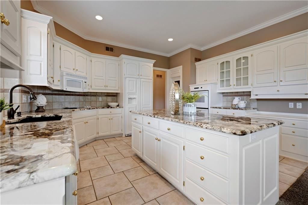 16890 Meadow Lane — photo 7
