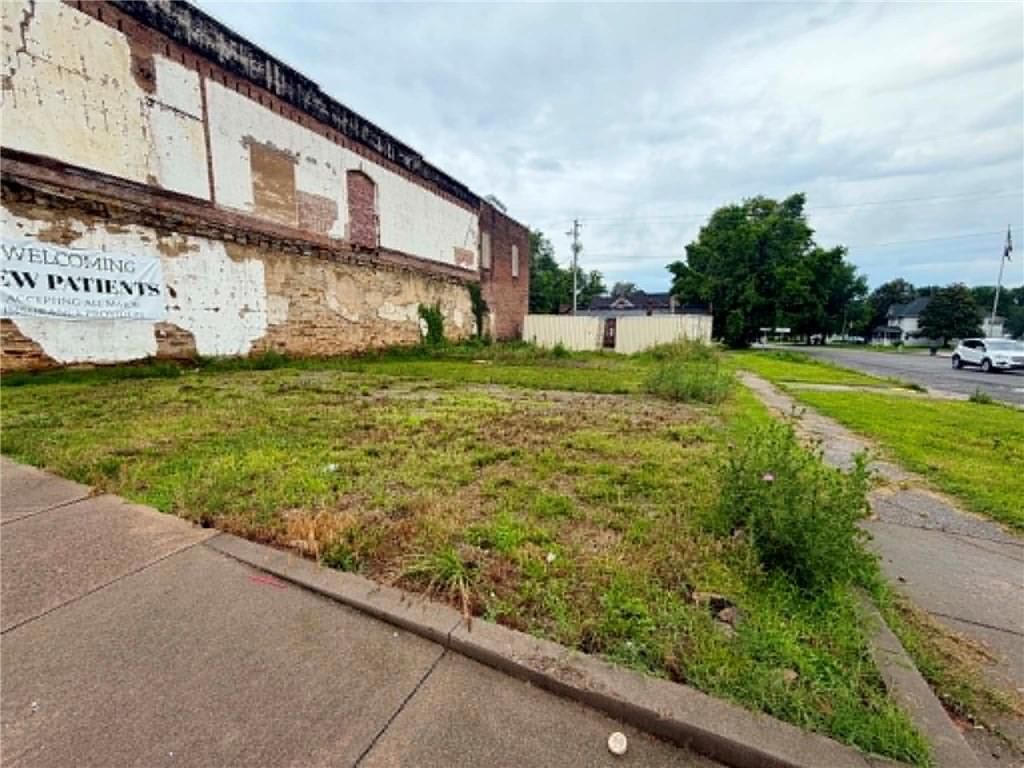 138 W Pine Street, Columbus, KS