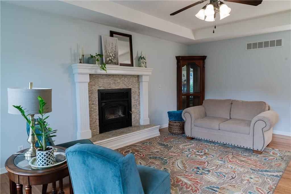 302 CANYON Drive — photo 5