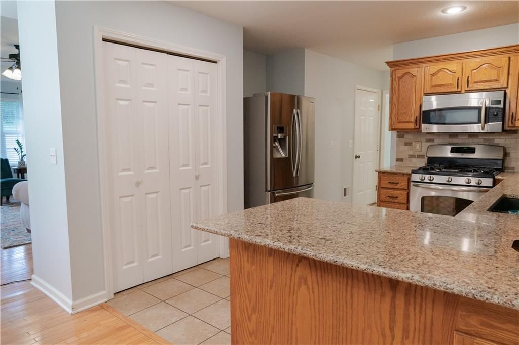 302 CANYON Drive — photo 10