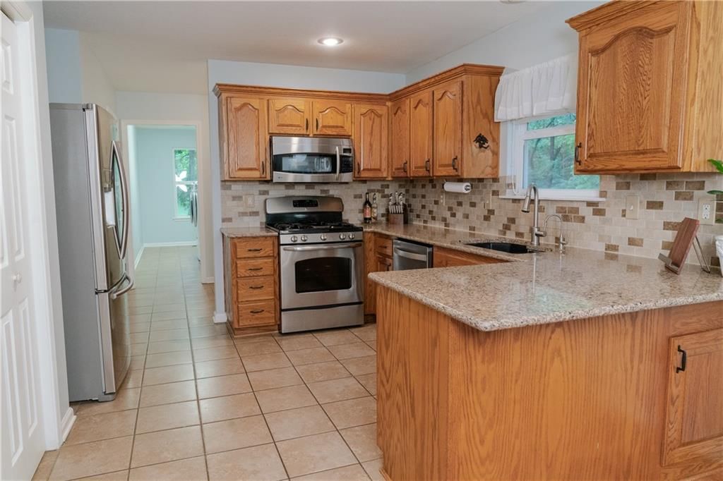 302 CANYON Drive — photo 11