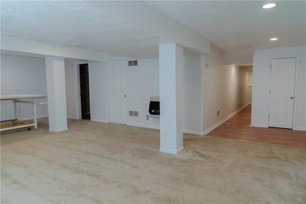 302 CANYON Drive — photo 27