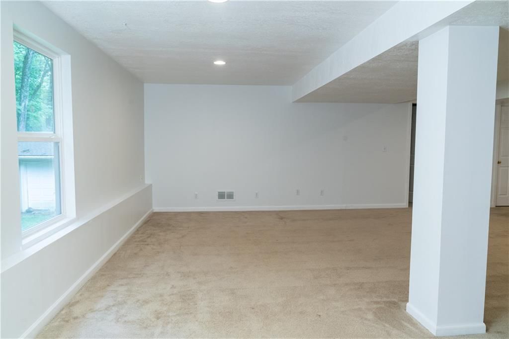 302 CANYON Drive — photo 29