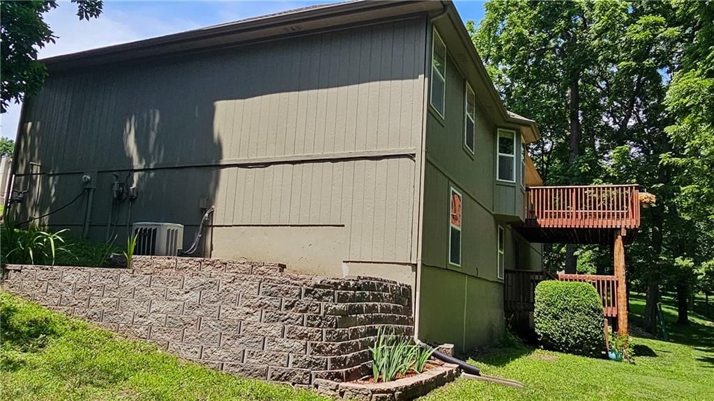 302 CANYON Drive — photo 37