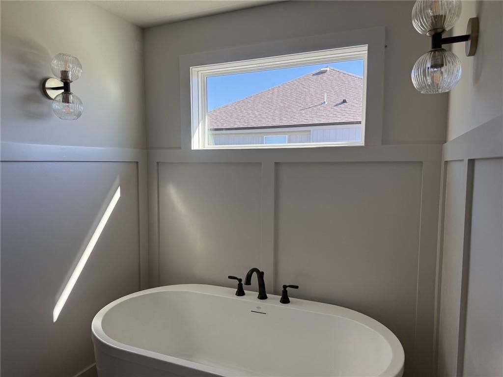 9001 N Poplar Avenue — photo 24