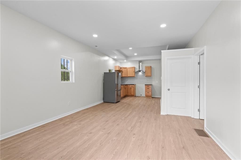 3758 Woodland Avenue — photo 5