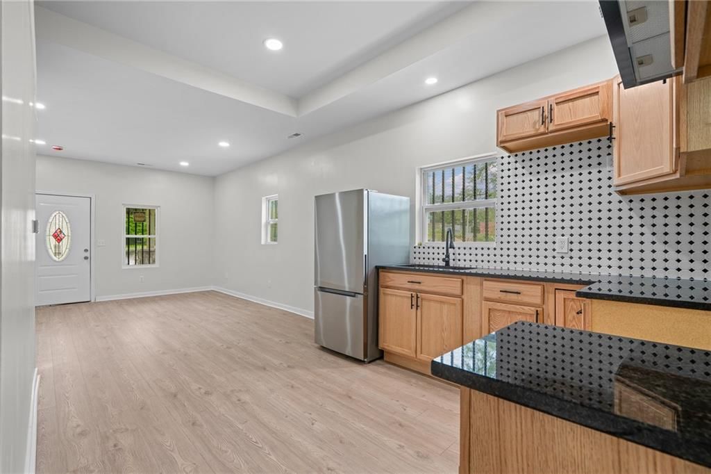 3758 Woodland Avenue — photo 9
