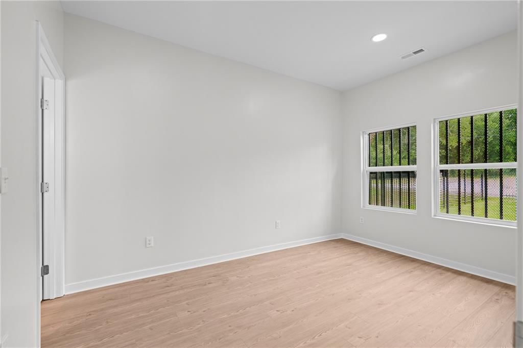 3758 Woodland Avenue — photo 11