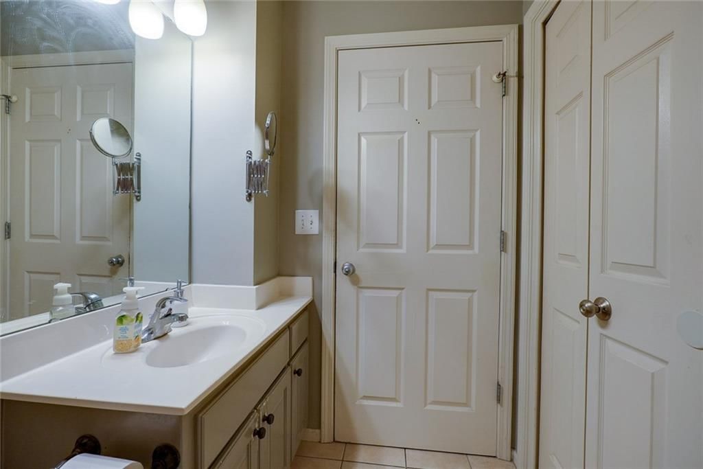 3416 S Arrowhead Court — photo 22