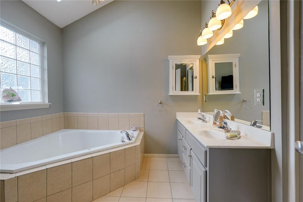 3416 S Arrowhead Court — photo 33