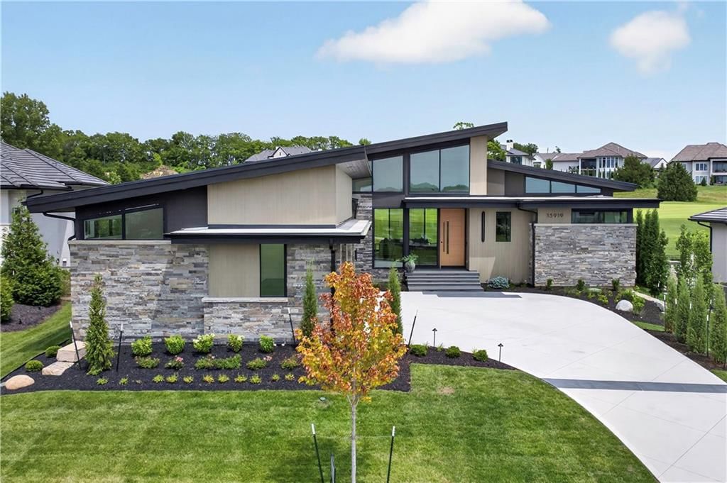 15919 Glenfinnan Way — photo 2