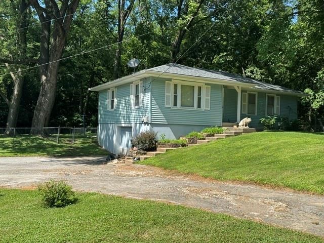 Photo 12 of 18 - 732 Santa Fe Street, Leavenworth, KS 66048