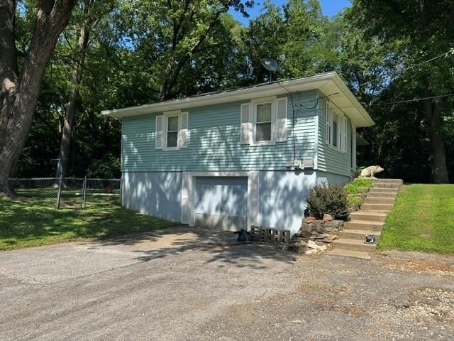 Photo 14 of 18 - 732 Santa Fe Street, Leavenworth, KS 66048