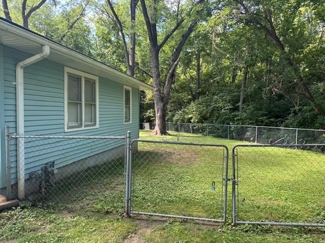 Photo 15 of 18 - 732 Santa Fe Street, Leavenworth, KS 66048