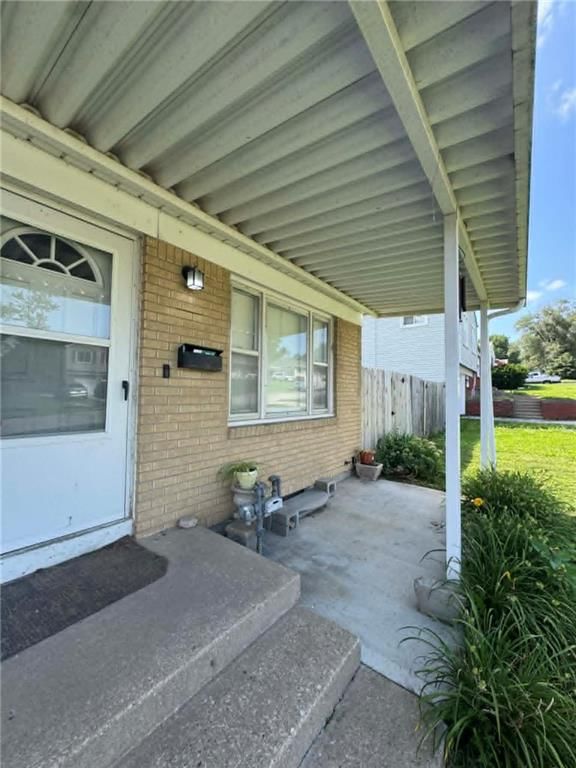 3304 N Delaware Street — photo 3