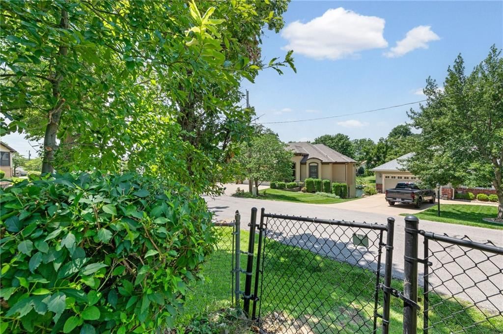 206 NW North Shore Drive — photo 43