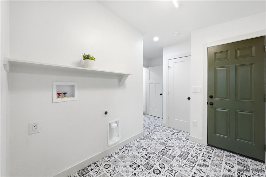 937 S Pope Avenue — photo 22
