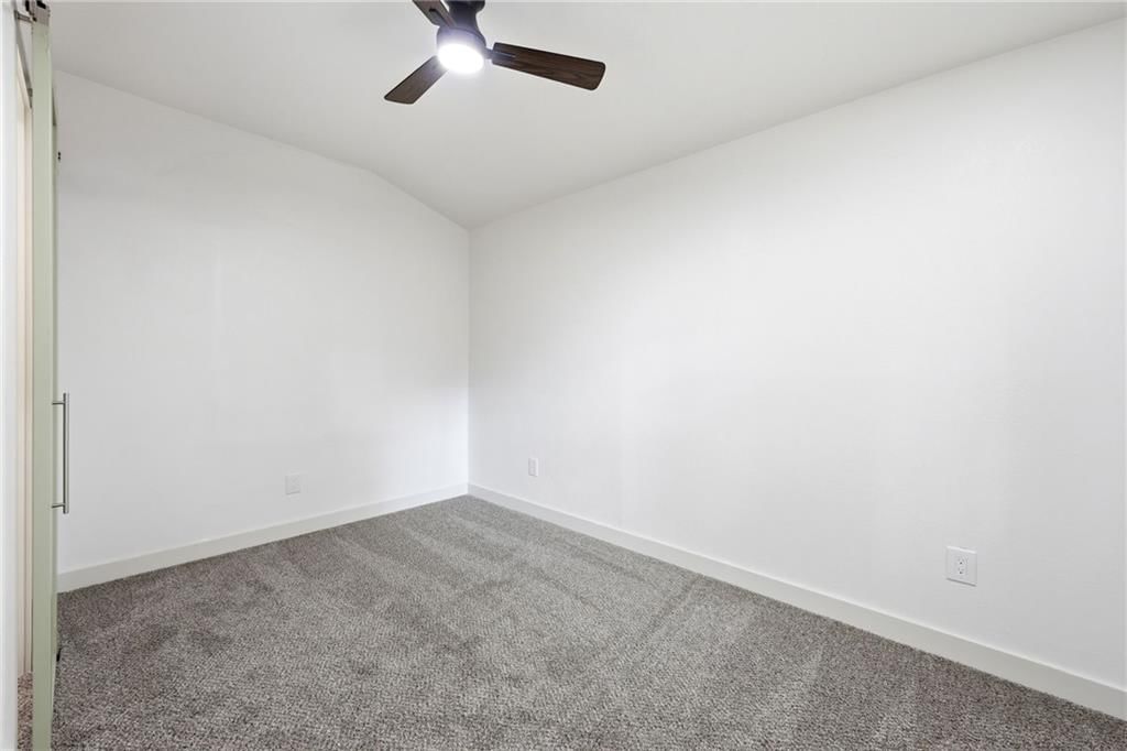 937 S Pope Avenue — photo 24