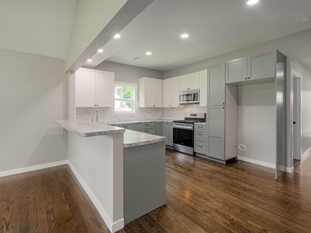 4946 Logan Avenue — photo 9