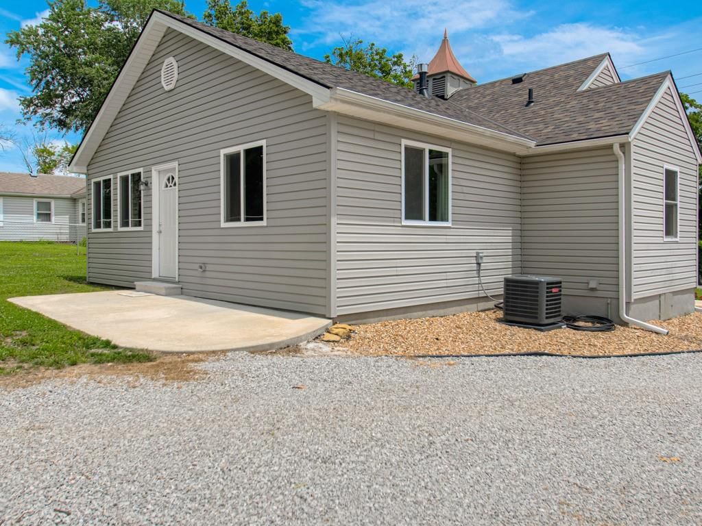 4946 Logan Avenue — photo 24