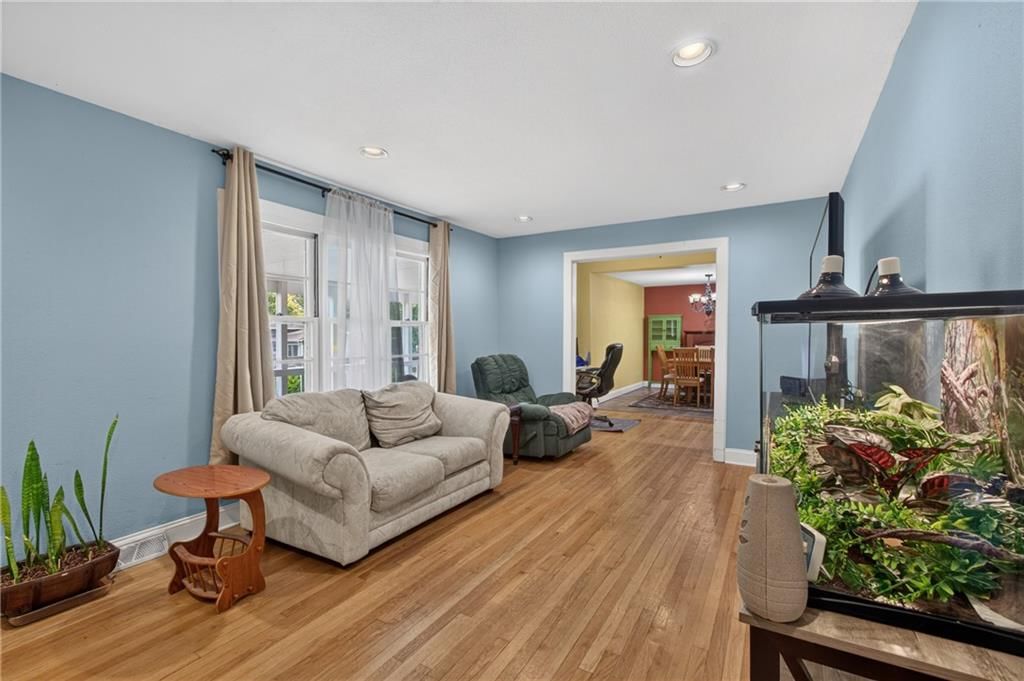 8427 England Street — photo 6
