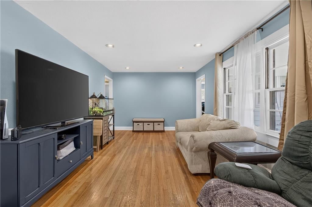 8427 England Street — photo 8