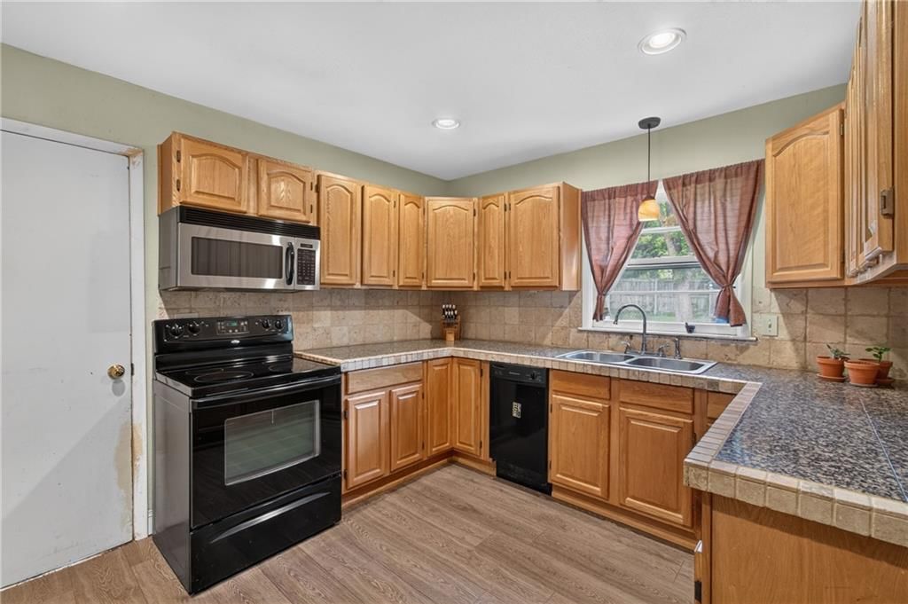 8427 England Street — photo 12