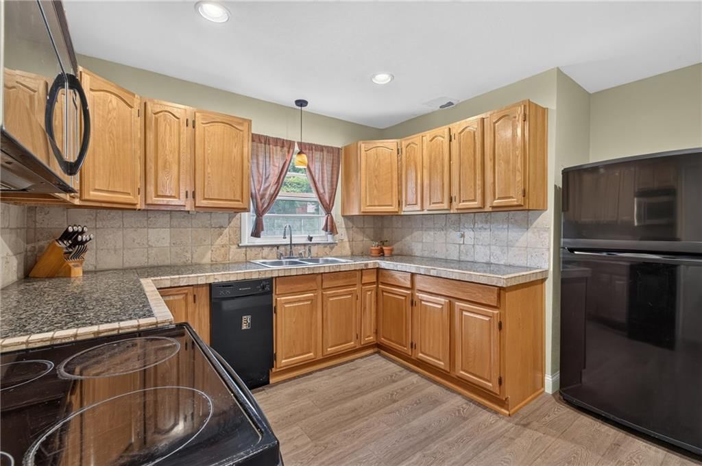 8427 England Street — photo 13