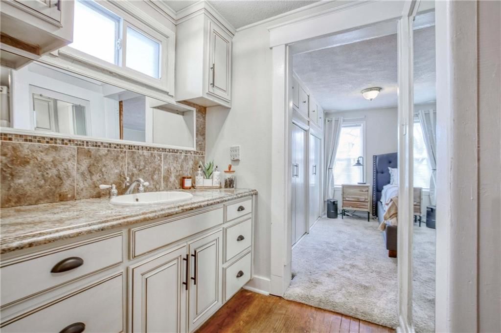 831 W 39th Terrace — photo 34