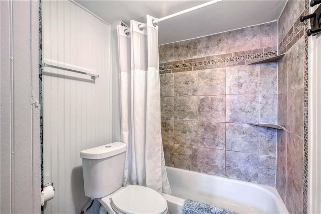 831 W 39th Terrace — photo 40
