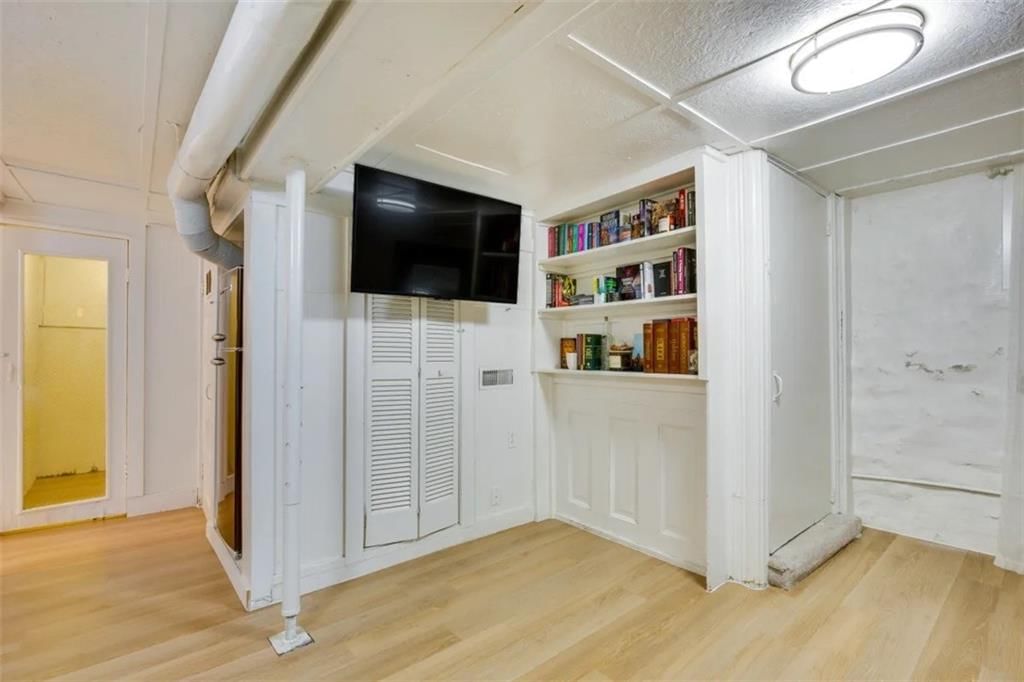 831 W 39th Terrace — photo 64
