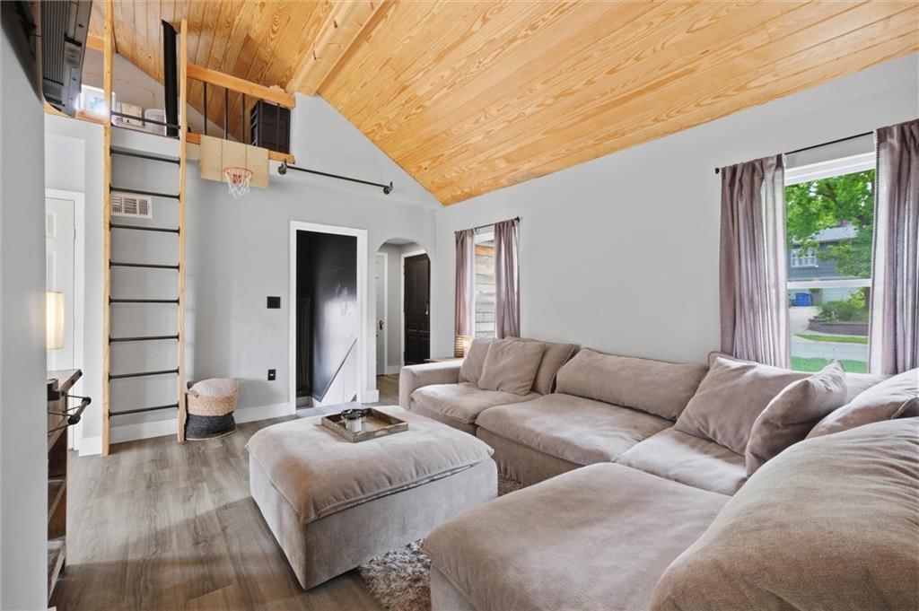 8524 Riley Street — photo 4