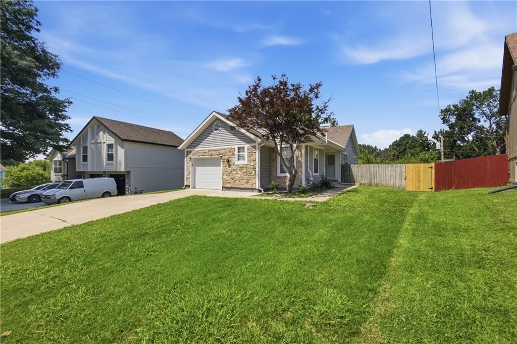 2704 S 46th Street — photo 4