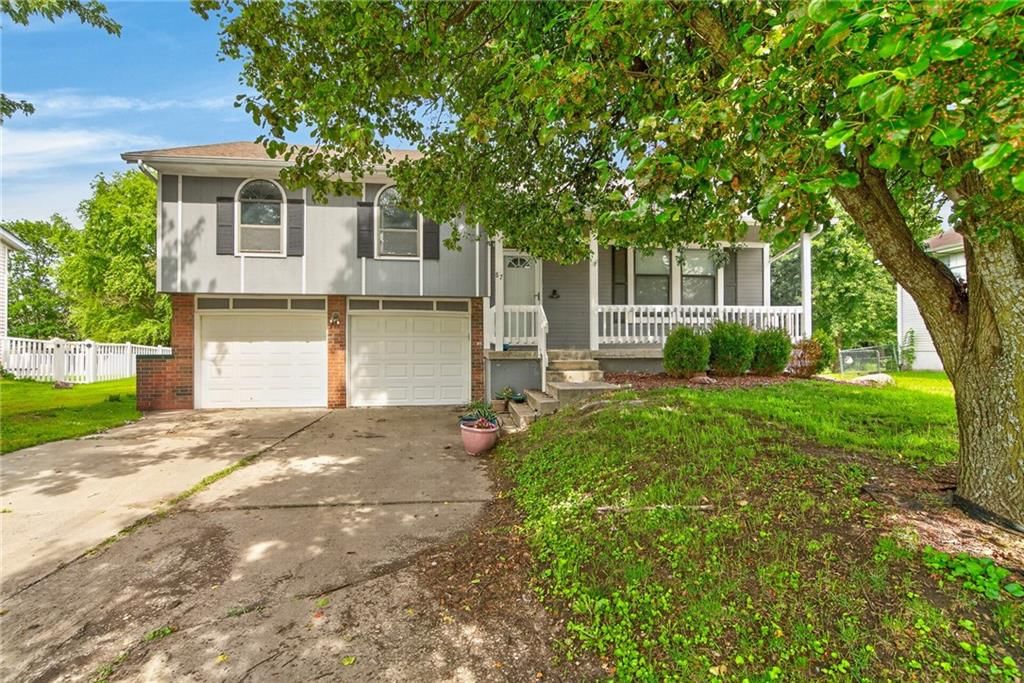 87 Oak Street — photo 1