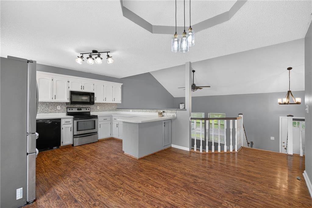 87 Oak Street — photo 9