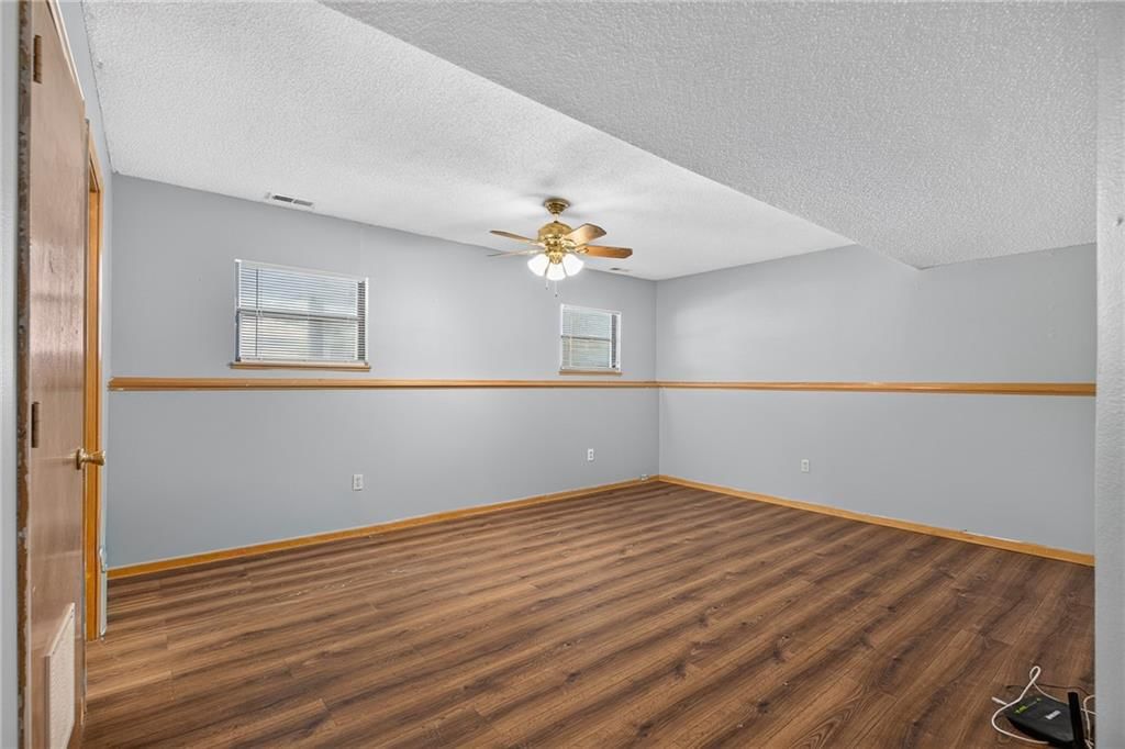 87 Oak Street — photo 22