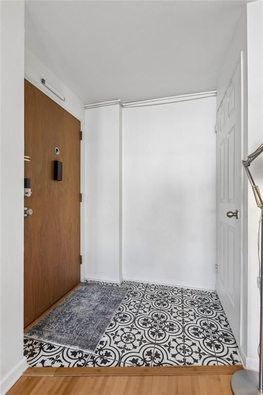333 W Meyer Boulevard — photo 3