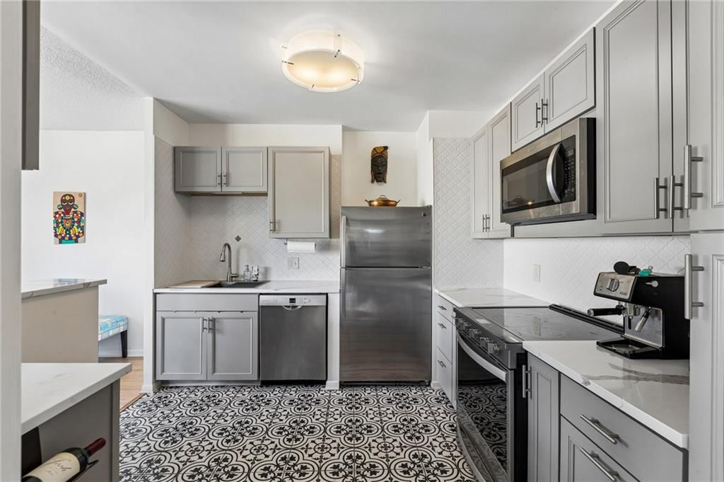 333 W Meyer Boulevard — photo 13