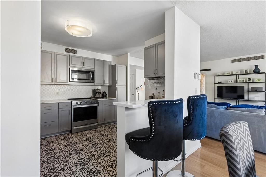 333 W Meyer Boulevard — photo 14