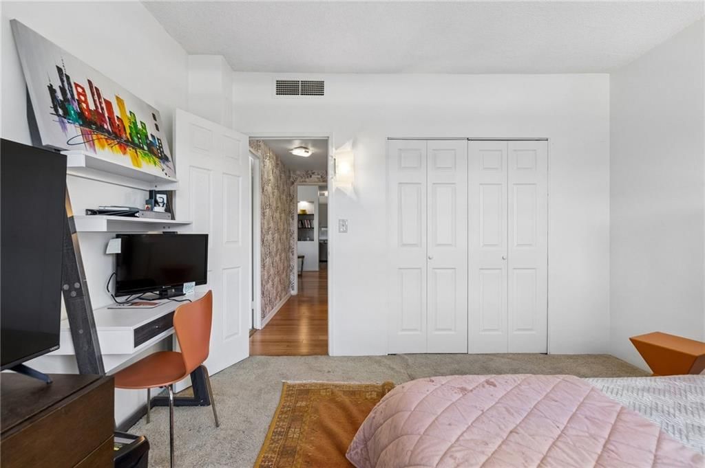 333 W Meyer Boulevard — photo 26