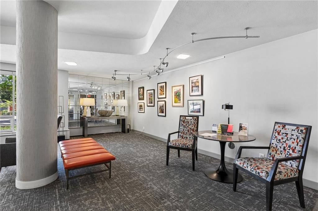 333 W Meyer Boulevard — photo 29