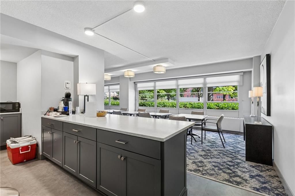 333 W Meyer Boulevard — photo 33