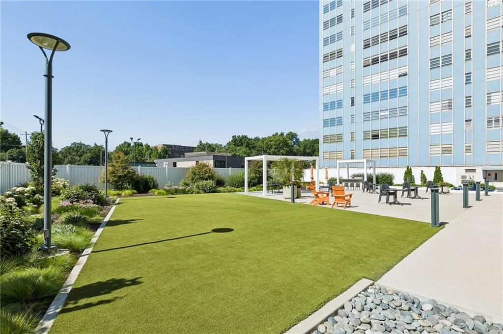 333 W Meyer Boulevard — photo 41