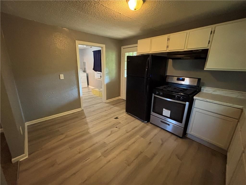 402 Benton Street — photo 7