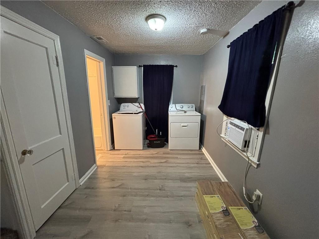 402 Benton Street — photo 8